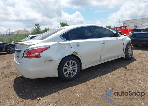 2015 Nissan Altima 2.5 S z USA, uszkodzony, nr VIN 1N4AL3AP0FC156254